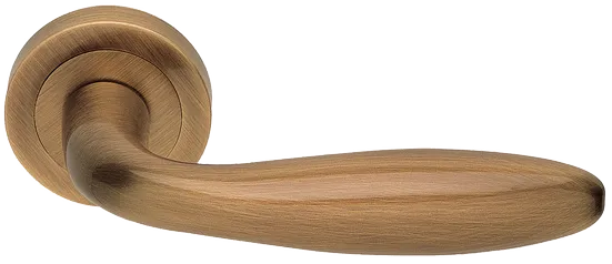 Ручка дверная AIR R2 OBR раздельная на круглой розетке, цвет кофе, латунь фото купить Москва